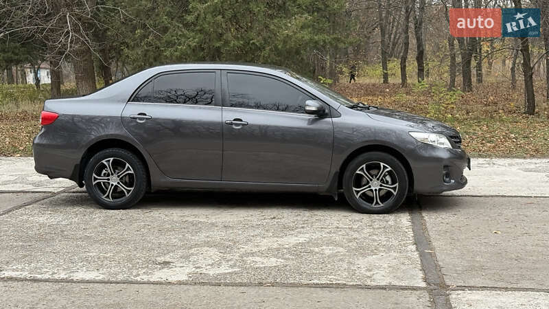 Седан Toyota Corolla 2010 в Жовтих Водах