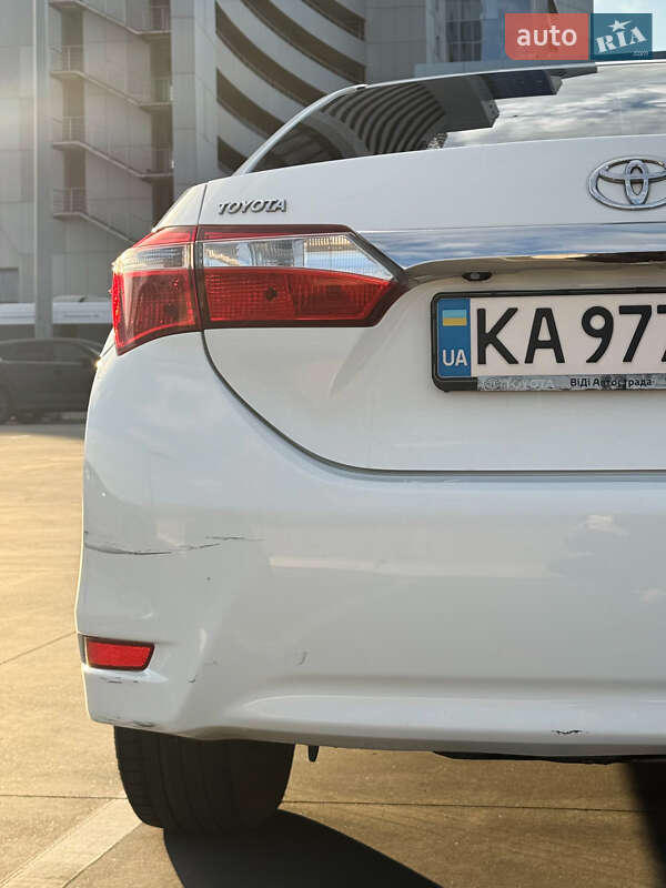 Седан Toyota Corolla 2013 в Киеве фото 18 Седан Toyota Corolla 2013 в Киеве