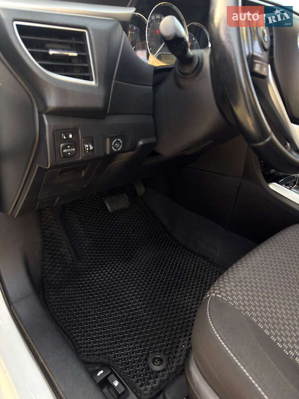 Седан Toyota Corolla 2013 в Киеве фото 20 Седан Toyota Corolla 2013 в Киеве