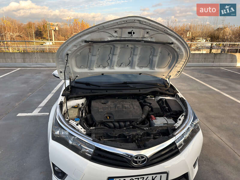 Седан Toyota Corolla 2013 в Киеве фото 32 Седан Toyota Corolla 2013 в Киеве