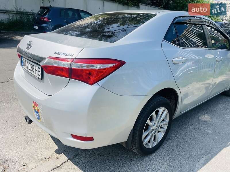 Седан Toyota Corolla 2014 в Киеве фото 5 Седан Toyota Corolla 2014 в Киеве