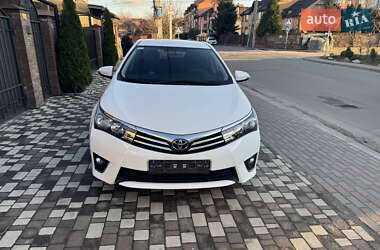 Седан Toyota Corolla 2016 в Киеве