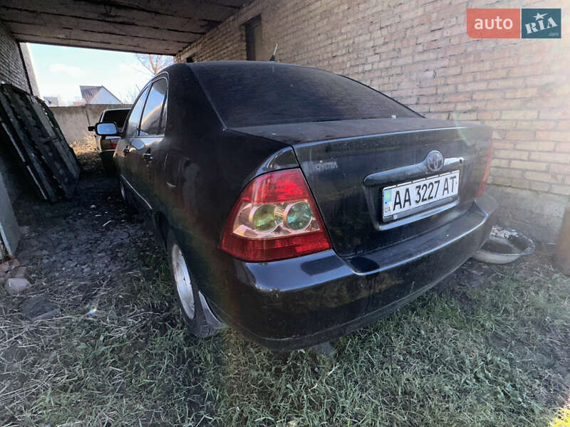 Седан Toyota Corolla 2005 в Києві