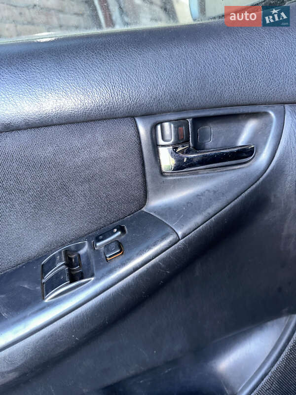 Седан Toyota Corolla 2005 в Києві