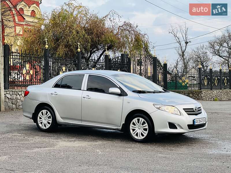 Седан Toyota Corolla 2009 в Харькове