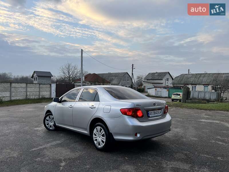 Седан Toyota Corolla 2009 в Харькове