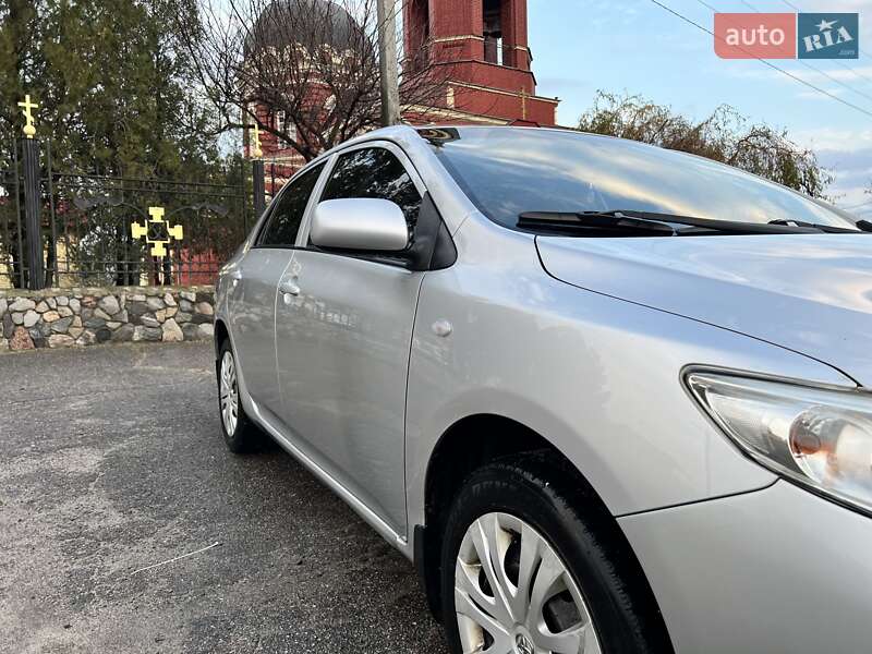Седан Toyota Corolla 2009 в Харькове
