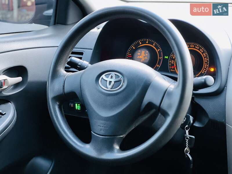 Седан Toyota Corolla 2009 в Харькове