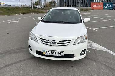 Седан Toyota Corolla 2010 в Киеве