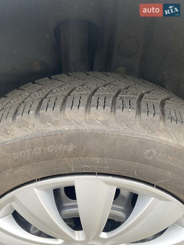 Седан Toyota Corolla 2013 в Луцке фото 15 Седан Toyota Corolla 2013 в Луцке