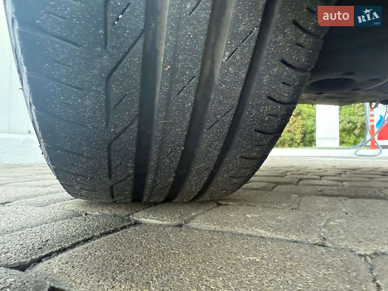 Седан Toyota Corolla 2014 в Дніпрі