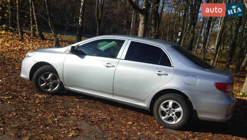 Седан Toyota Corolla 2010 в Виннице
