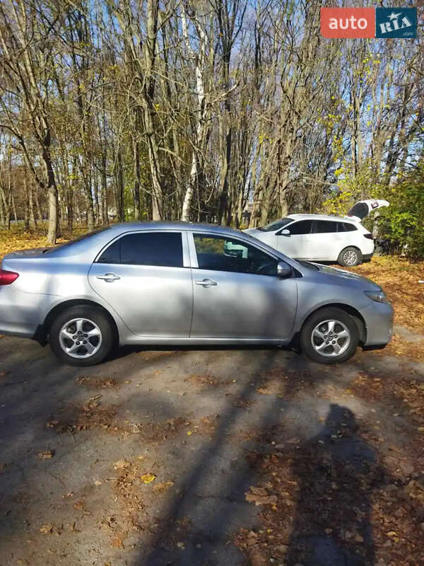 Седан Toyota Corolla 2010 в Виннице