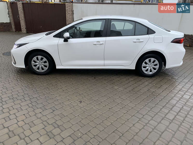 Седан Toyota Corolla 2021 в Киеве