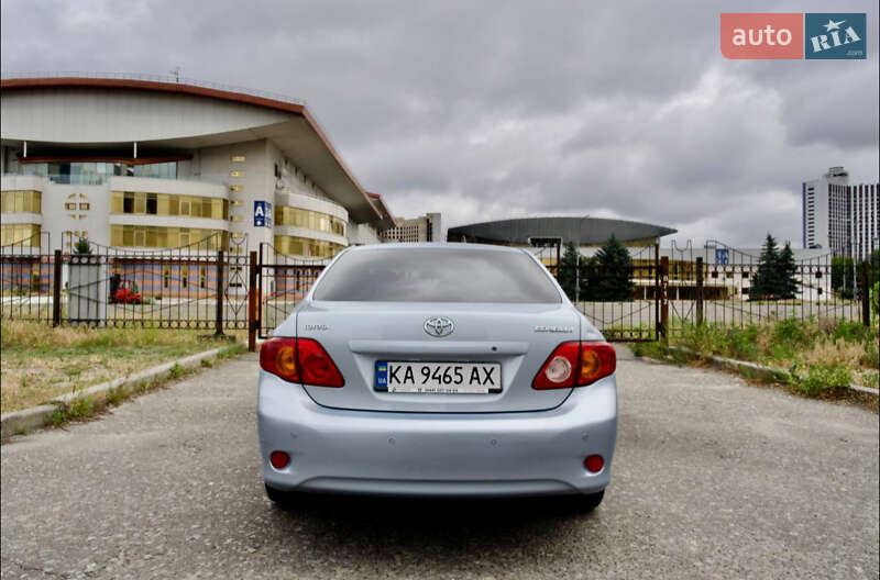 Седан Toyota Corolla 2008 в Киеве