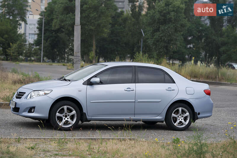Седан Toyota Corolla 2008 в Киеве