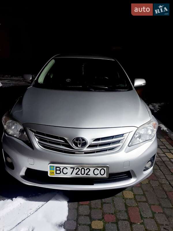 Седан Toyota Corolla 2011 в Львові