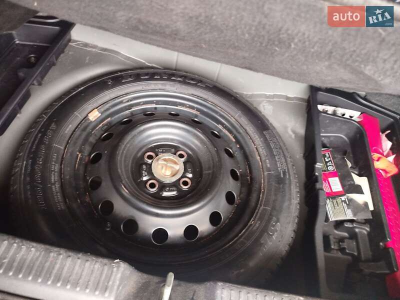 Хетчбек Toyota Corolla 2005 в Луцьку фото 5 Хетчбек Toyota Corolla 2005 в Луцьку