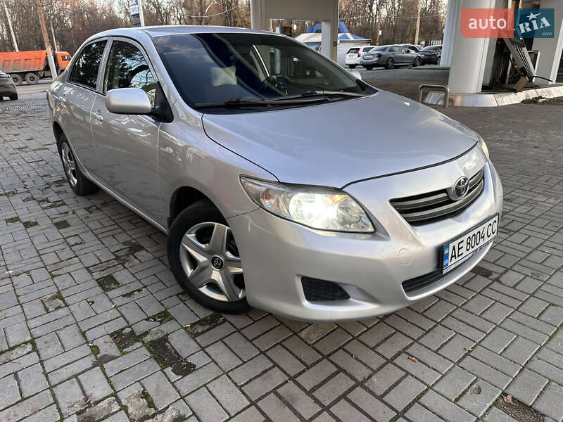 Седан Toyota Corolla 2007 в Днепре