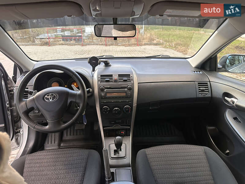 Седан Toyota Corolla 2007 в Днепре