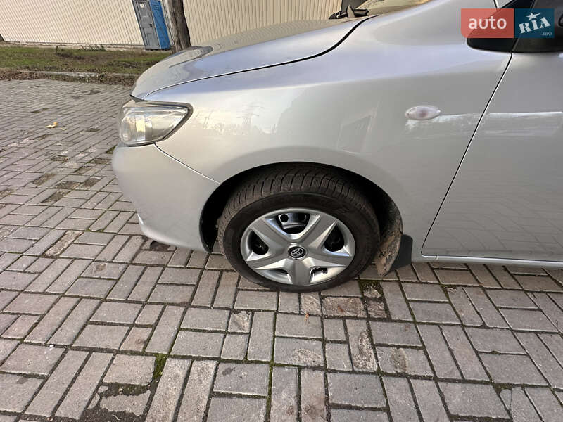 Седан Toyota Corolla 2007 в Днепре