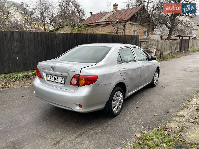 Седан Toyota Corolla 2008 в Києві