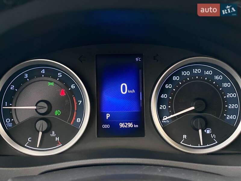 Седан Toyota Corolla 2017 в Киеве