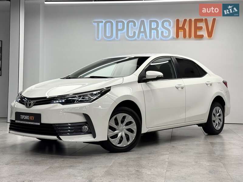 Седан Toyota Corolla 2017 в Києві