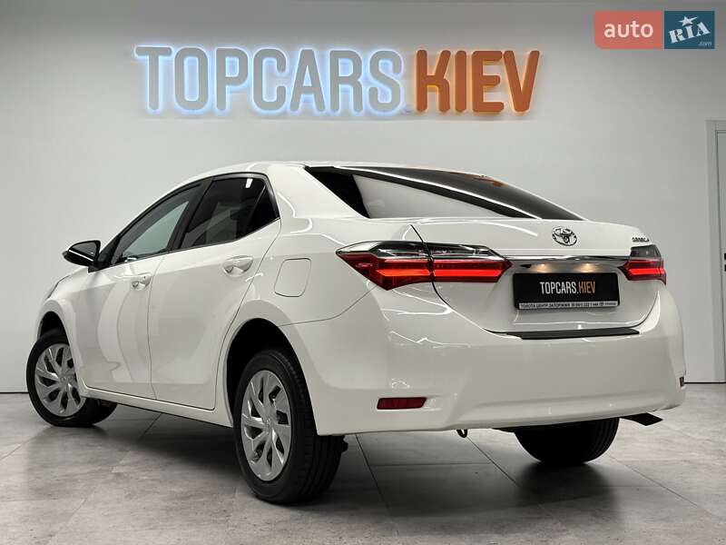 Седан Toyota Corolla 2017 в Києві