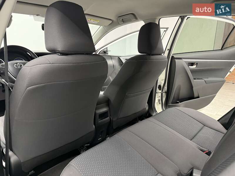 Седан Toyota Corolla 2017 в Києві