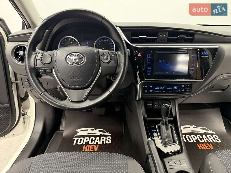 Седан Toyota Corolla 2017 в Києві