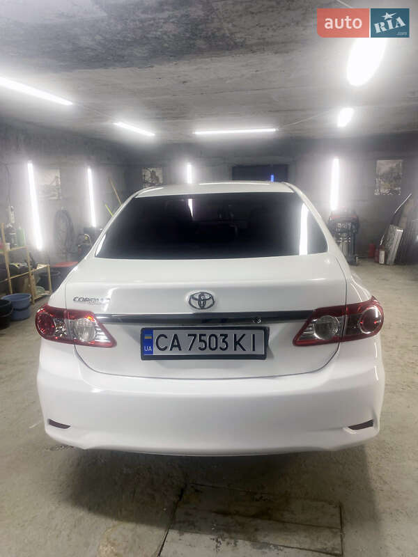 Седан Toyota Corolla 2012 в Одесі