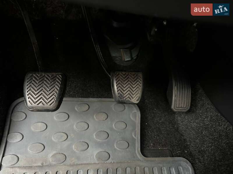 Седан Toyota Corolla 2008 в Києві