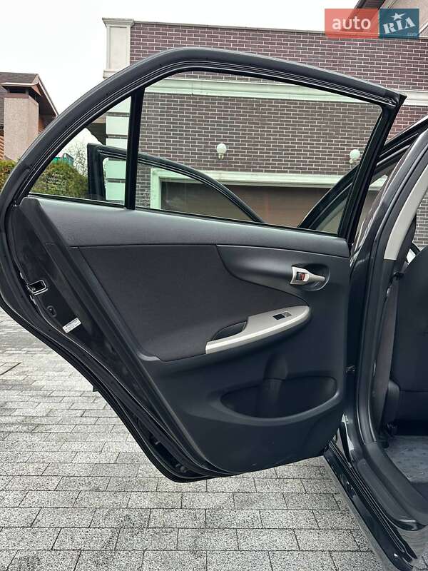 Седан Toyota Corolla 2008 в Києві