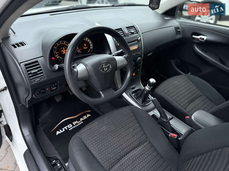 Седан Toyota Corolla 2011 в Одессе