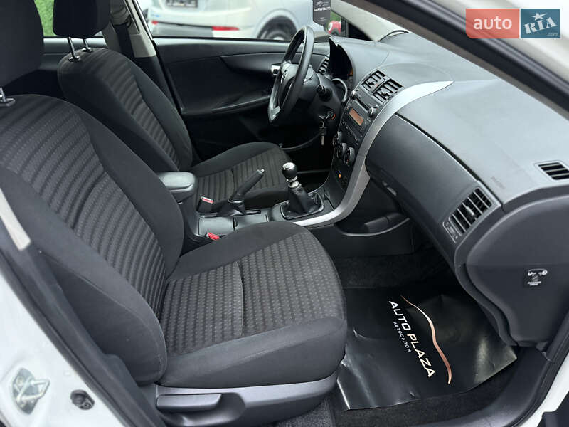 Седан Toyota Corolla 2011 в Одессе