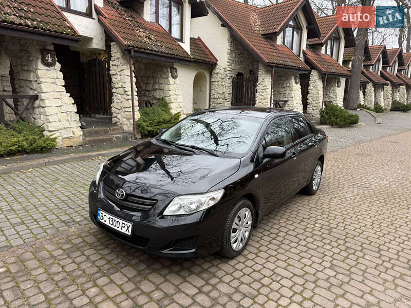 Седан Toyota Corolla 2008 в Львові