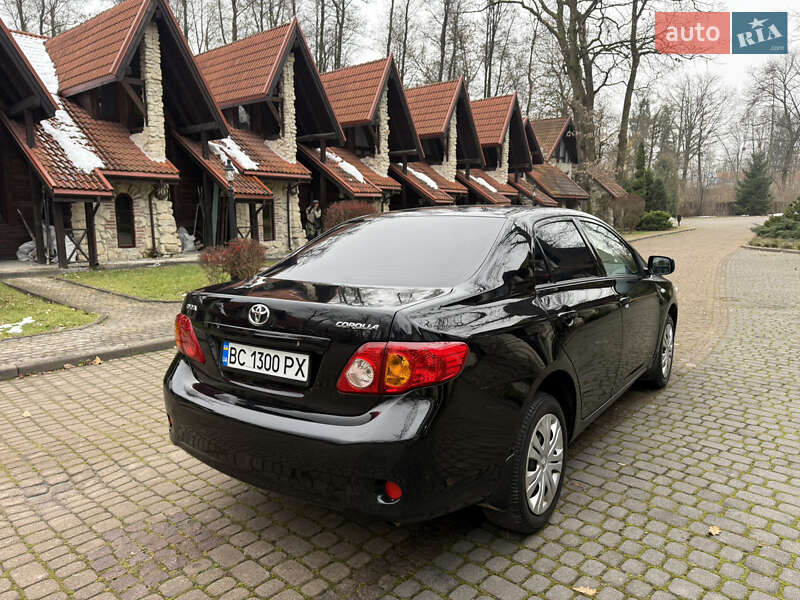 Седан Toyota Corolla 2008 в Львові