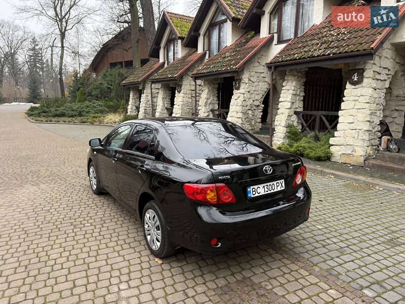 Седан Toyota Corolla 2008 в Львові