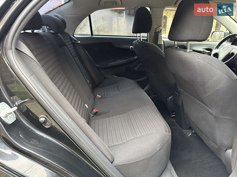 Седан Toyota Corolla 2008 в Львові