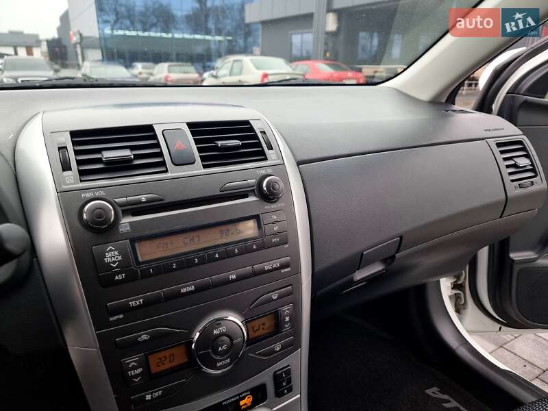 Седан Toyota Corolla 2012 в Вінниці