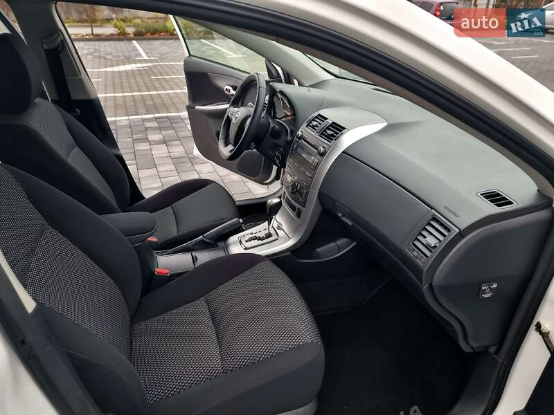 Седан Toyota Corolla 2012 в Вінниці