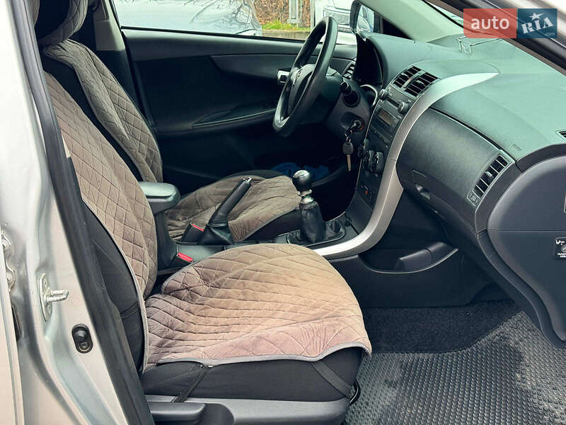 Седан Toyota Corolla 2010 в Вінниці