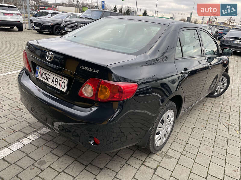 Седан Toyota Corolla 2008 в Львове