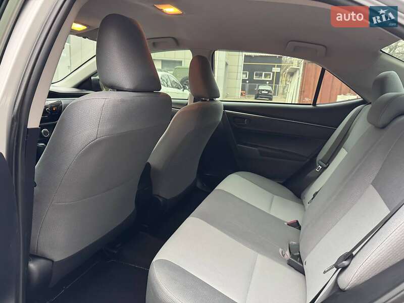 Седан Toyota Corolla 2015 в Одесі