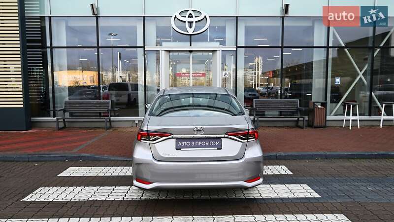 Седан Toyota Corolla 2021 в Києві