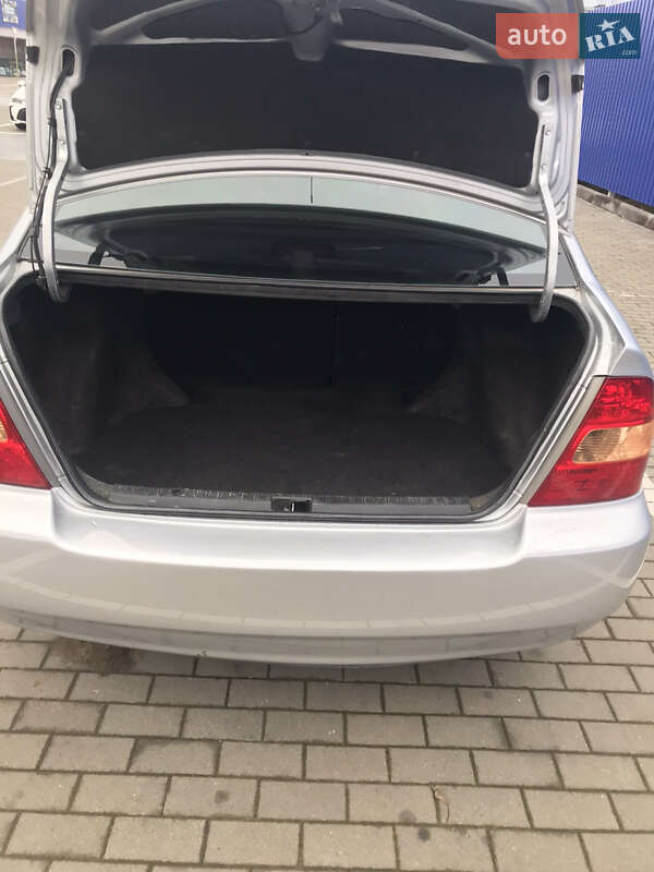 Седан Toyota Corolla 2002 в Калуше