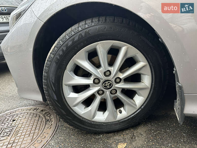 Седан Toyota Corolla 2020 в Києві