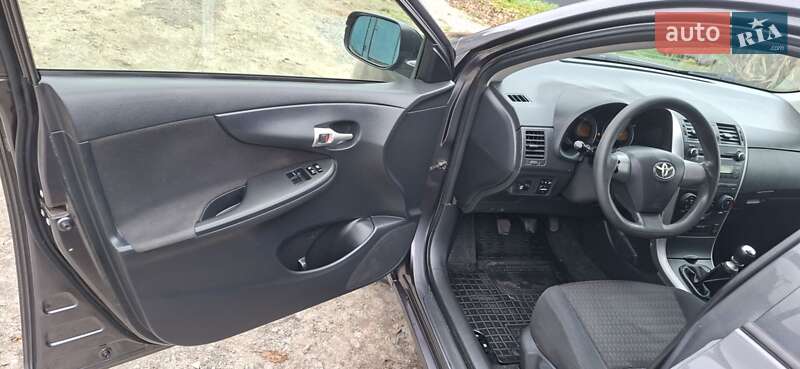 Седан Toyota Corolla 2012 в Нежине