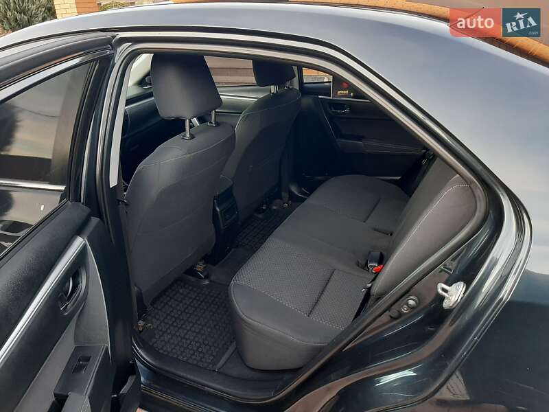 Седан Toyota Corolla 2013 в Полтаві фото 16 Седан Toyota Corolla 2013 в Полтаві